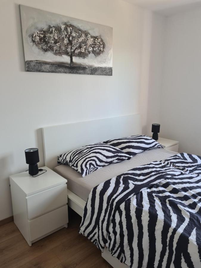 Apartments Petrovic Šilo Buitenkant foto