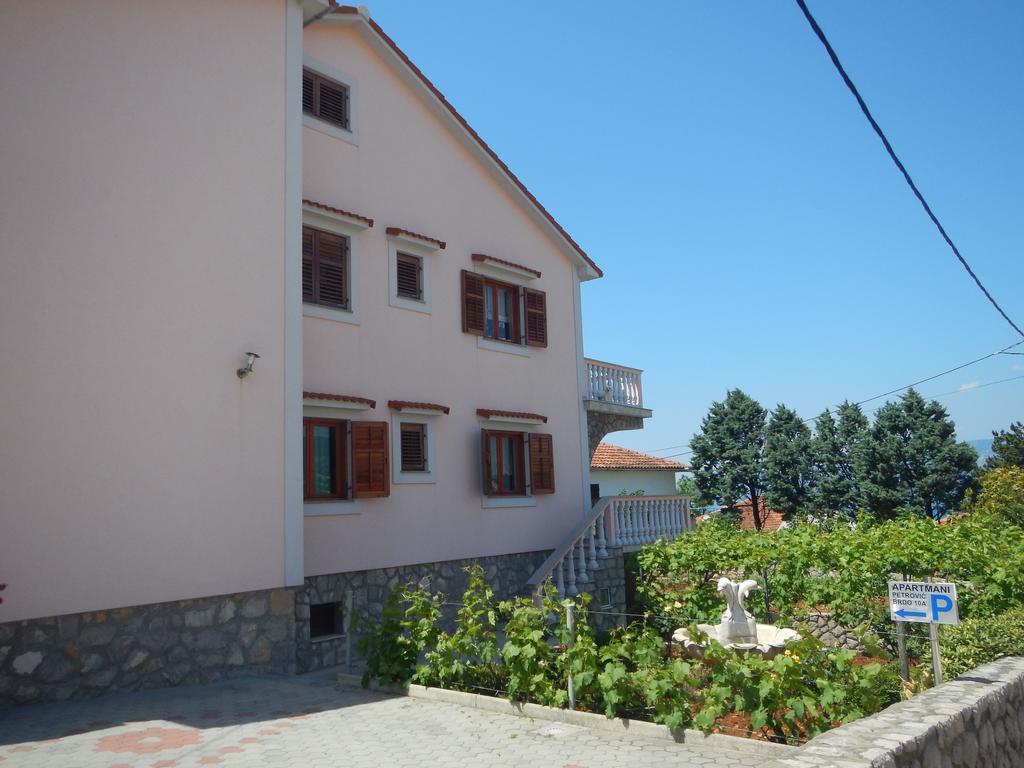 Apartments Petrovic Šilo Buitenkant foto