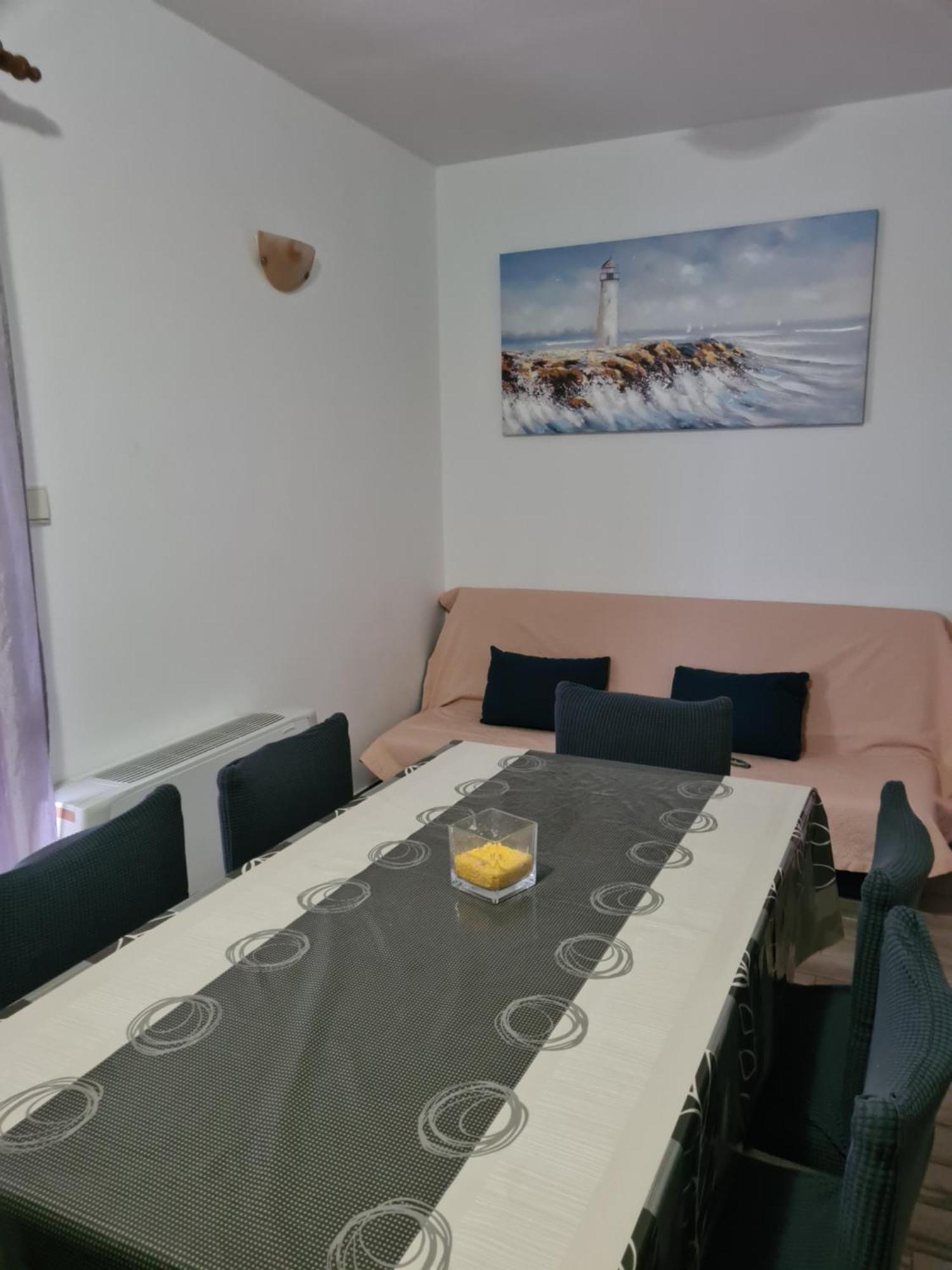 Apartments Petrovic Šilo Buitenkant foto
