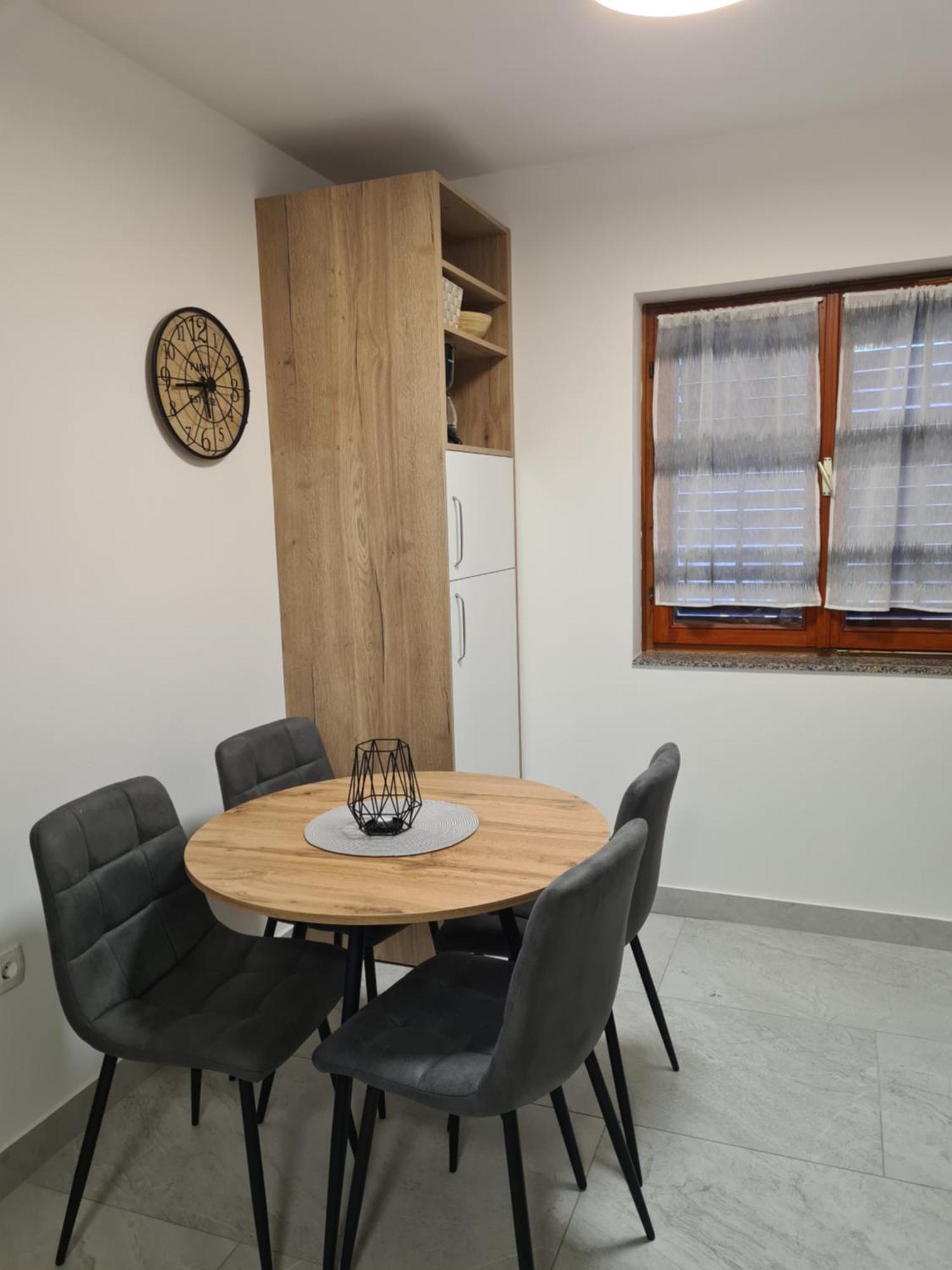 Apartments Petrovic Šilo Buitenkant foto