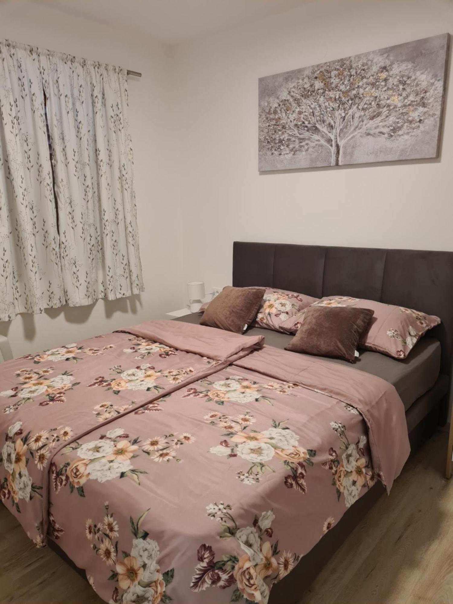 Apartments Petrovic Šilo Buitenkant foto