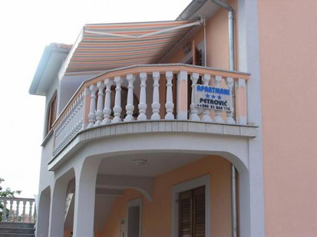 Apartments Petrovic Šilo Buitenkant foto